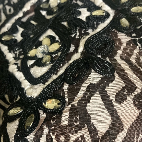 INC tunic top with embroidery and bling size L - Picture 6 of 8